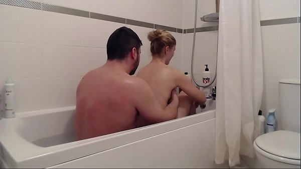 Секс в ванной с русской пьяной телкой